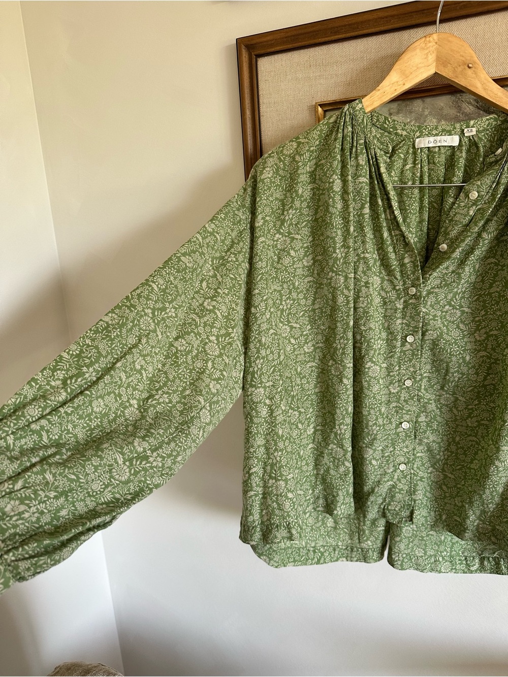 DOEN Jane Blouse in Green Garden Bloom XS - Picture 6 of 13